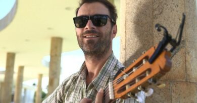 Paulinho Moska recebe o cantor argentino Kevin Johansen no “Encuentros en Brasil”