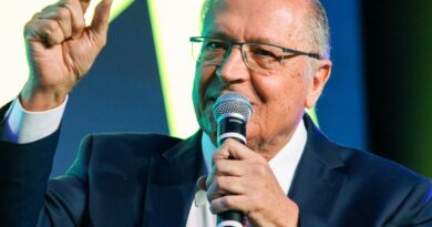 Plano de contingência ao tarifaço deve sair até terça, diz Alckmin