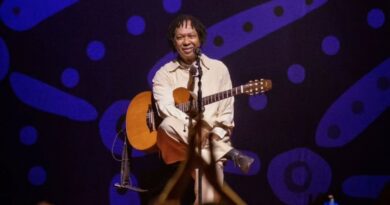 Prestes a completar 50 anos de carreira, Djavan anuncia novo álbum e turnê em comemoração à data
