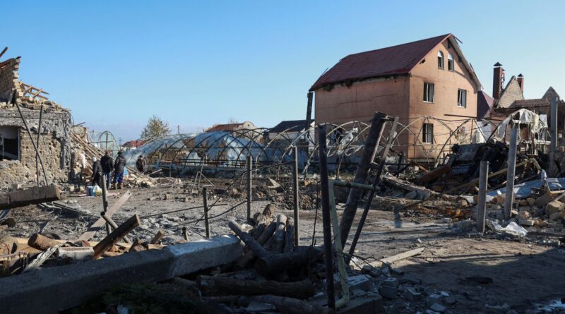 Rússia intensifica ofensiva e conquista nova cidade ucraniana