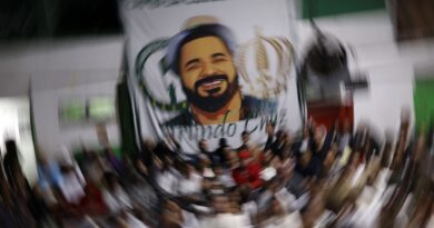 Sambista perfeito: Arlindo Cruz é celebrado com festa no Império Serrano