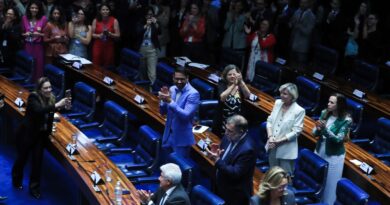 Senado aprova projeto contra adultização de crianças na internet