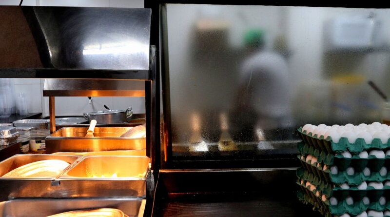 Setor de serviços atingiu recorde de 15,2 milhões de empregos em 2023