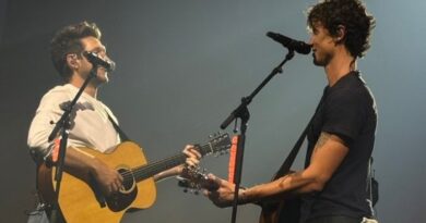 Shawn Mendes canta com Niall Horan, ex-One Direction, em Londres; confira