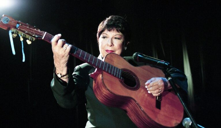 TV Cultura celebra o Dia do Folclore com "Ensaio" de Inezita Barroso