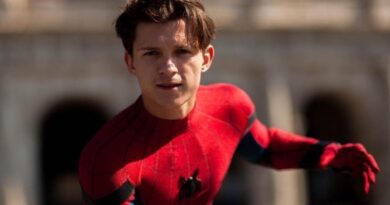Tom Holland surge com novo uniforme do herói em teaser