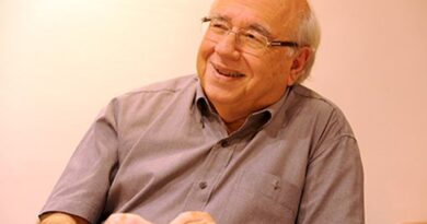 Verissimo permanece internado em estado grave em Porto Alegre