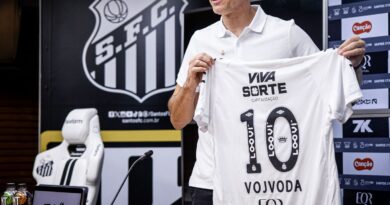 Vojvoda é apresentado oficialmente como novo técnico do Santos