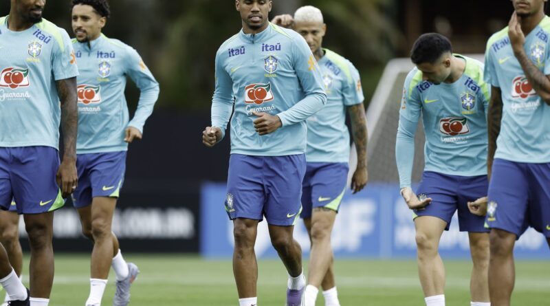 Ancelotti comanda primeira atividade com todos os convocados