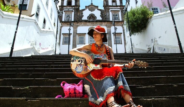 Andrea Echeveri se reconecta com sua infância colombiana no 'Encuentros en Brasil'