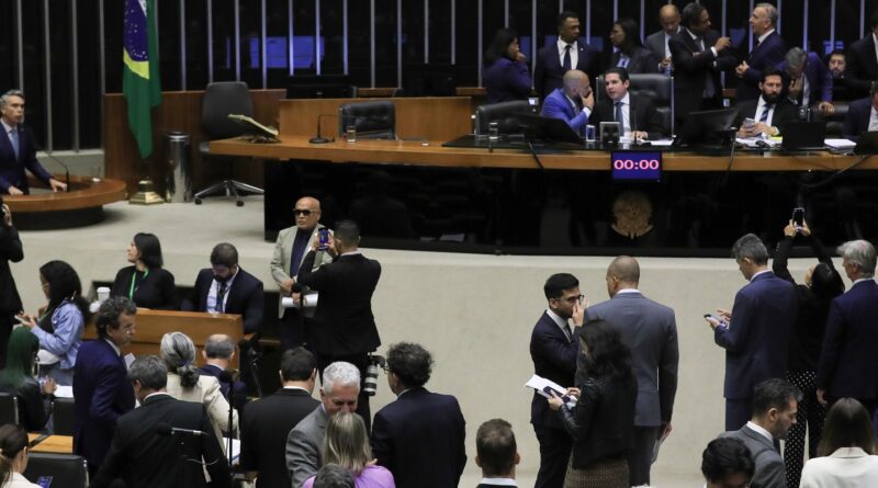 Aprovada urgência de PL que libera R$ 1,5 bi para saúde e educação