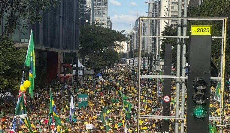 Atos bolsonaristas no 7 de setembro reúnem mais de 40 mil em São Paulo e no Rio de Janeiro