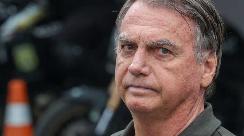 Bolsonaro passa mal e é levado para hospital em Brasília