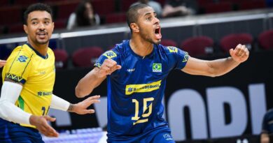 Brasil volta a vencer no Mundial e se garante nas oitavas de final