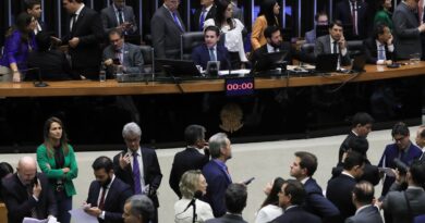 Câmara derruba voto secreto em PEC da Blindagem por falta de quórum