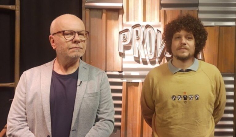 “Cantar, para mim, no palco é um reencontro com a minha mãe", diz Chico Chico sobre Cássia Eller