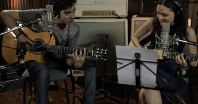 Cantora mexicana Natalia Lafourcade é a convidada de Paulinho Moska no Encuentros en Brasil, na TV Cultura