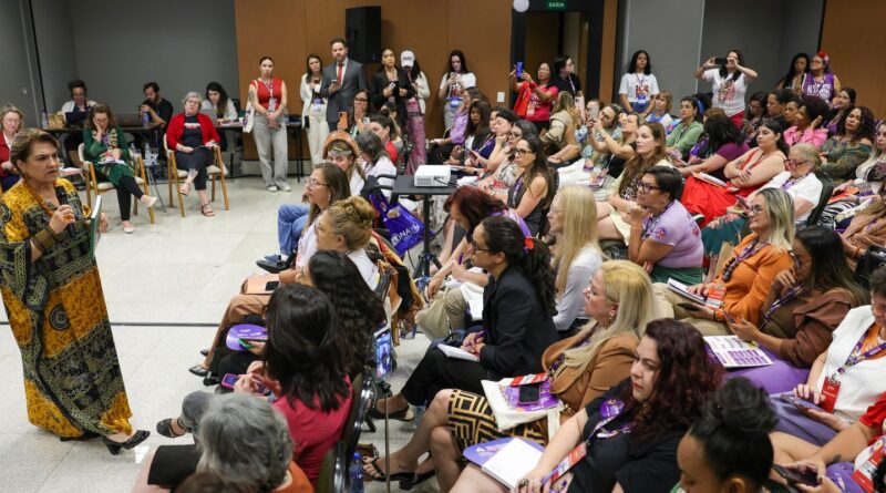 Conferência: delegadas pedem sistema único de políticas para mulheres
