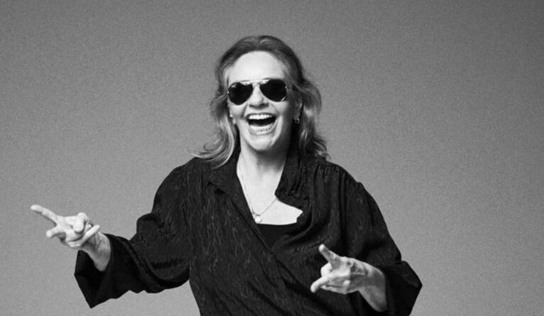 Corpo de Angela Ro Ro é velado nesta terça-feira (9) no Rio de Janeiro