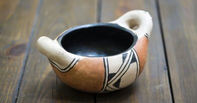 Crise climática ameaça tradição milenar da cerâmica Waurá