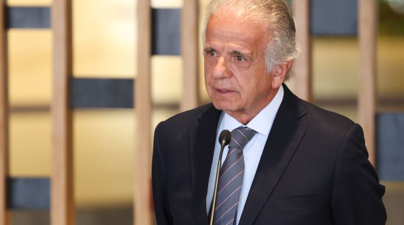 Crise entre Venezuela e EUA preocupa, diz ministro da Defesa do Brasil