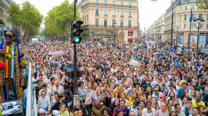 Cultura afro-brasileira é celebrada em Paris com Lavagem de Madeleine