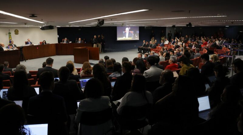 Em voto, Fux diz que ação deveria ter tramitado na primeira instância