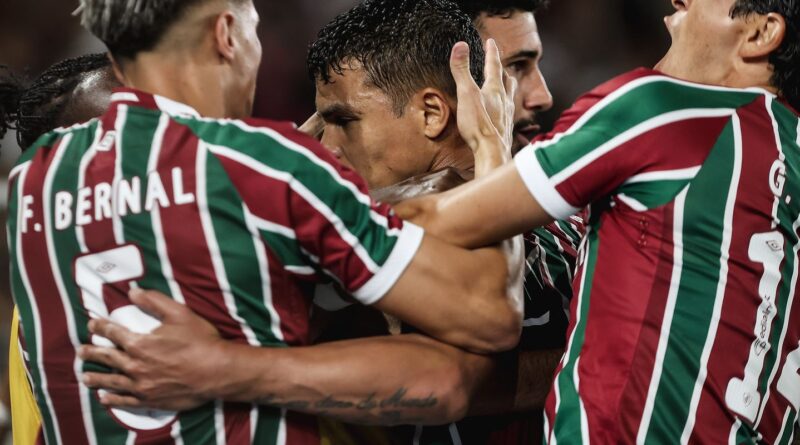 Fluminense derrota Bahia por 2 a 0 e avança na Copa do Brasil