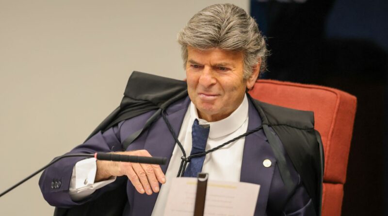 Fux cita inompetência do STF para julgar ação contra Bolsonaro