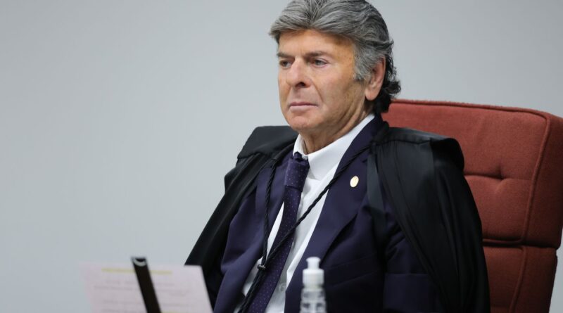 Fux é o terceiro a votar em nova sessão de julgamento de Bolsonaro