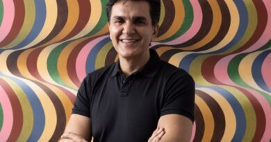 Gabriel Chalita entrevista a cantora e compositora Lexa no Arena dos Saberes desta quinta-feira (18)