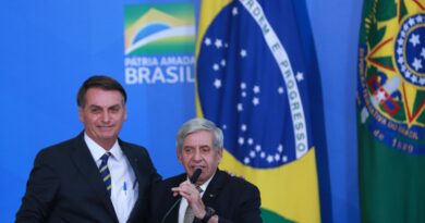 Heleno se distanciou de Bolsonaro e não sabia de golpe, diz advogado