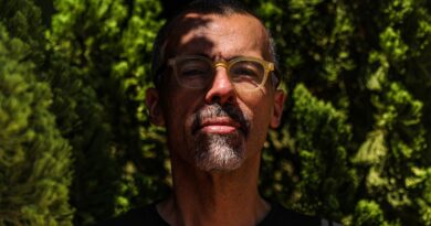 Jamil Chade relata desumanização de imigrantes sob Trump em ‘distopia’