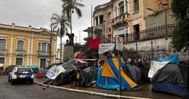 Justiça determina retirada de barracas de famílias da frente do Palácio Anchieta – Portal Momento