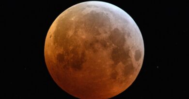 Lua de sangue: eclipse lunar total ocorre neste domingo