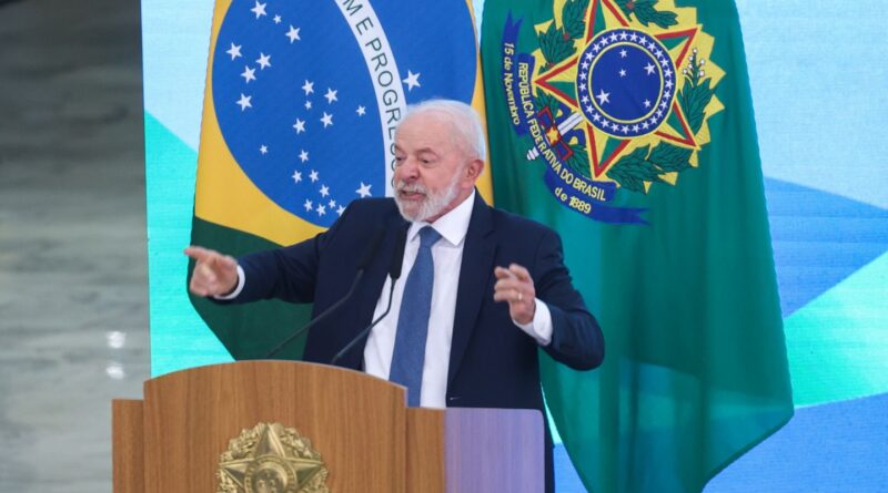 Lula critica projeto que dificulta ação judicial contra parlamentares