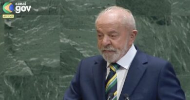 Lula diz que soberania é inegociável e repudia falsos patriotas