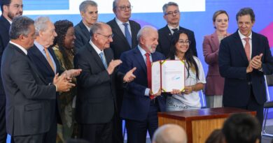 Lula sanciona lei contra adultização de crianças nas redes