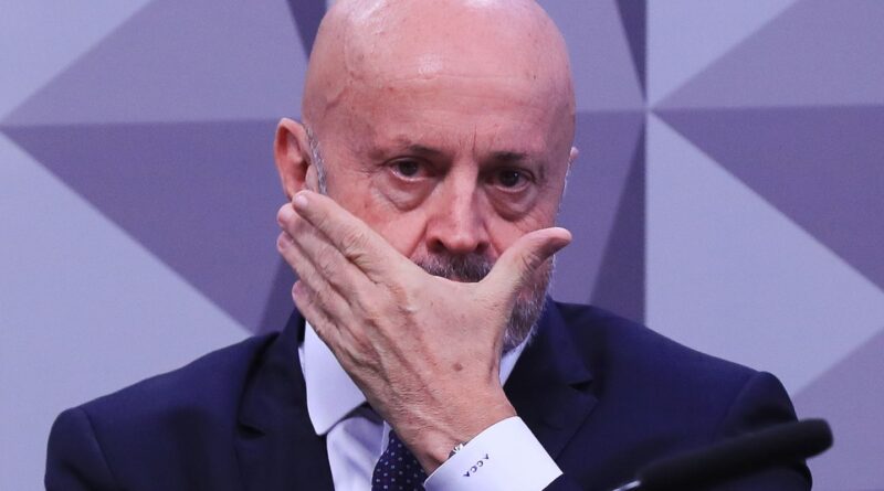 Mendonça vota para manter prisão de suspeitos por fraude no INSS