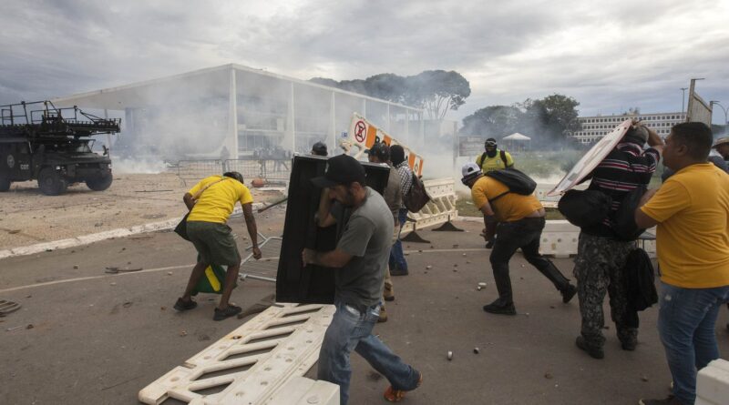 Moraes abre prazo para alegações do Núcleo 2 dos atos golpistas