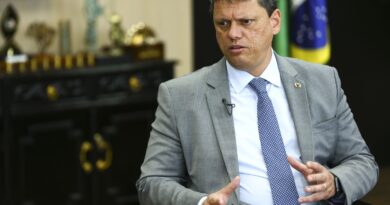 Moraes autoriza visita do governador de São Paulo a Jair Bolsonaro