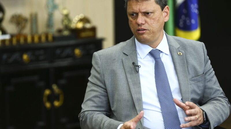 Moraes autoriza visita do governador de São Paulo a Jair Bolsonaro
