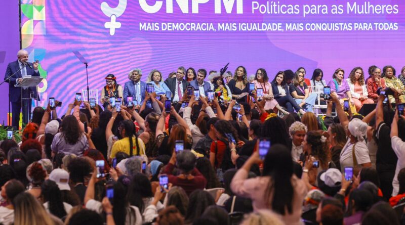 Mulheres cobram direitos e voz na 5ª Conferência Nacional
