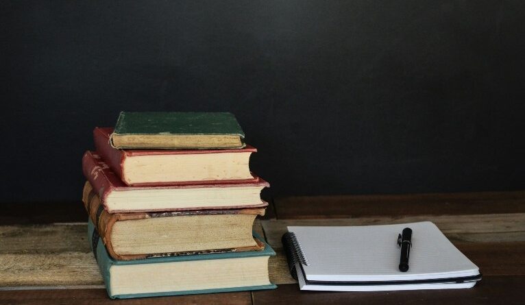 Mulheres da periferia de SP criam editora para incentivar a leitura e a escrita feminina