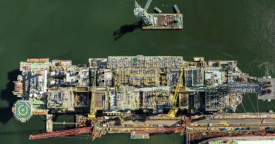 Nova plataforma chega ao pré-sal e pode aumentar produção em 20%