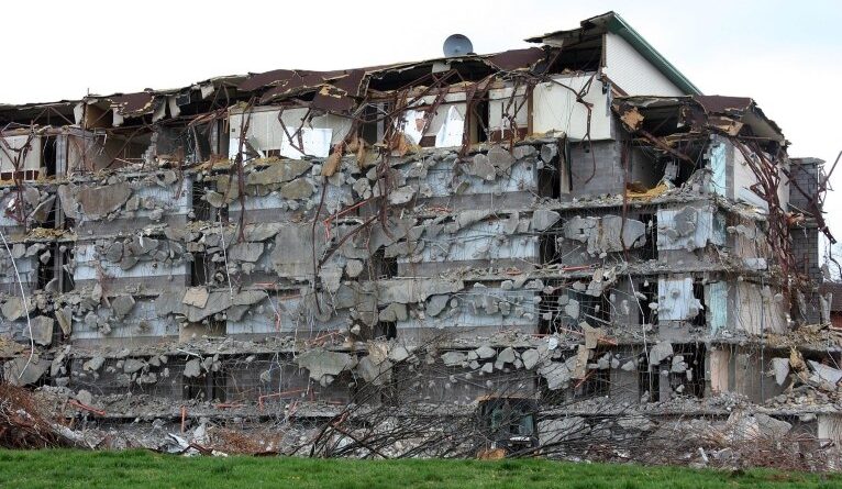 Número de mortos em terremoto de magnitude 6,0 no Afeganistão sobe para mais de 1.400