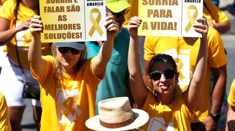 Pediatras alertam para aumento de autoagressão entre adolescentes