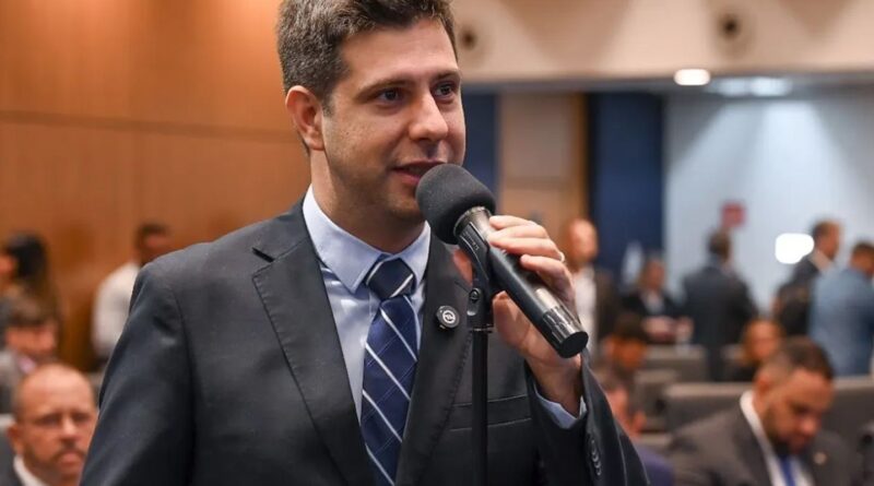 Picciani reassume vaga na Alerj e substitui deputado TH Joias