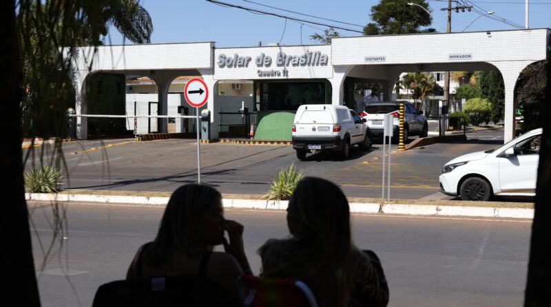 Polícia reconhece falhas em relatório de vistoria na casa de Bolsonaro