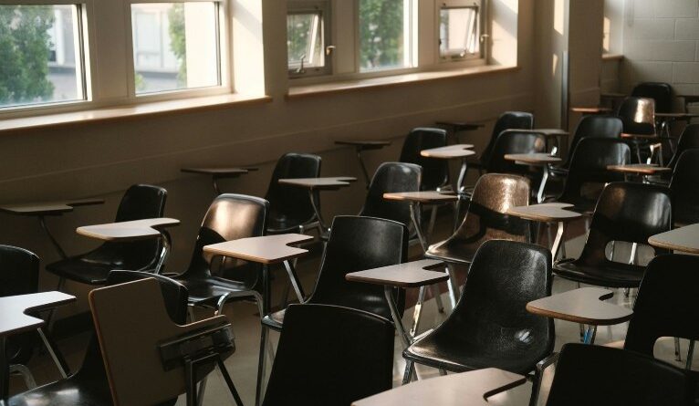 Presença de estudantes estrangeiros cresce nas redes municipal e estadual de ensino em SP